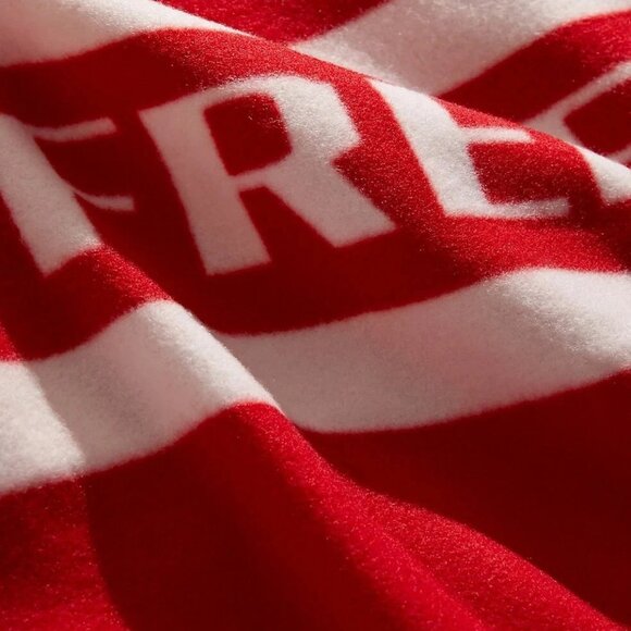 Hudson's Bay HBC True North Strong and Free Fleece Throw Blanket NEW NWT - Picture 2 of 6